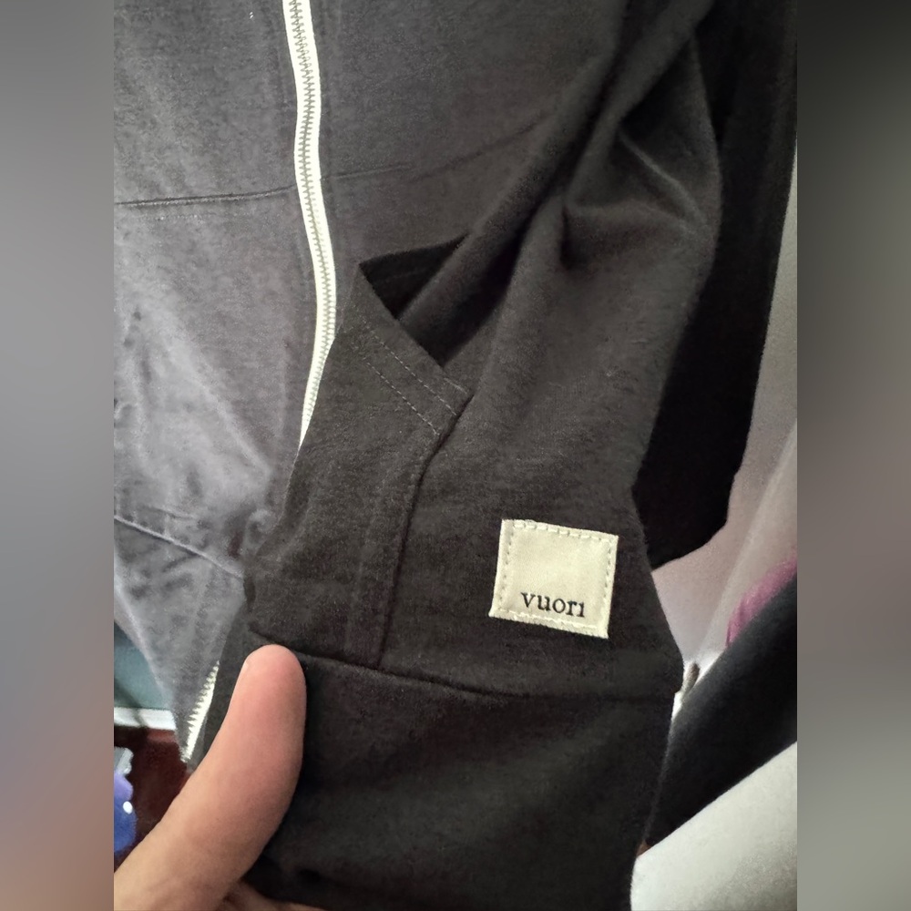 Vuori Black Women's Jacket - Picture 6 of 11